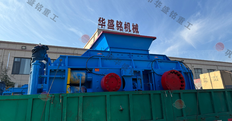玄武巖粉碎成1-5mm用什么設(shè)備？推薦時產(chǎn)80噸對輥制砂機