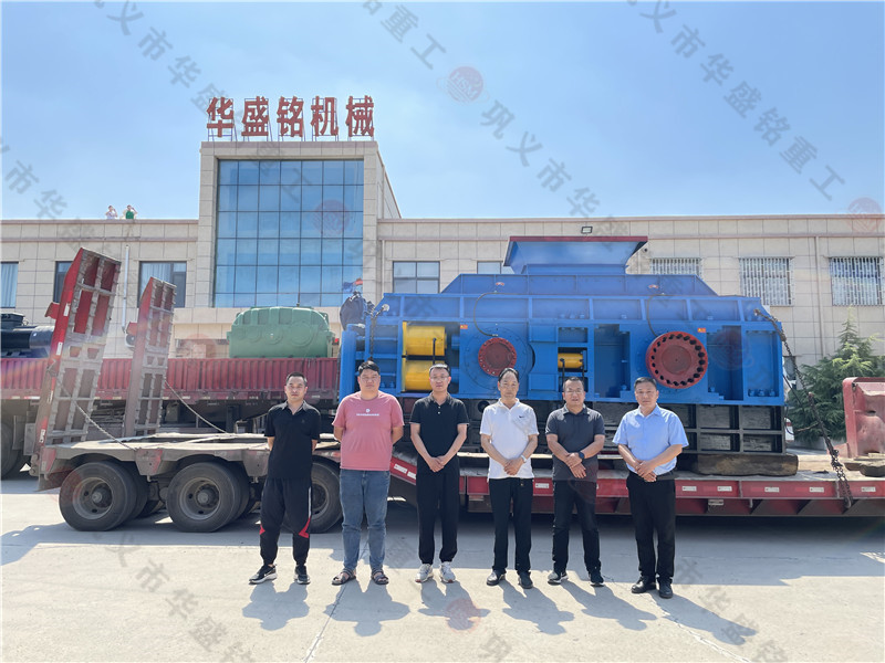 破碎河卵石用什么機器？能用大型對輥破碎機嗎？